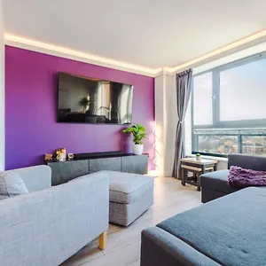  Apartment High-spec Penthouse Free Parking Space United Kingdom